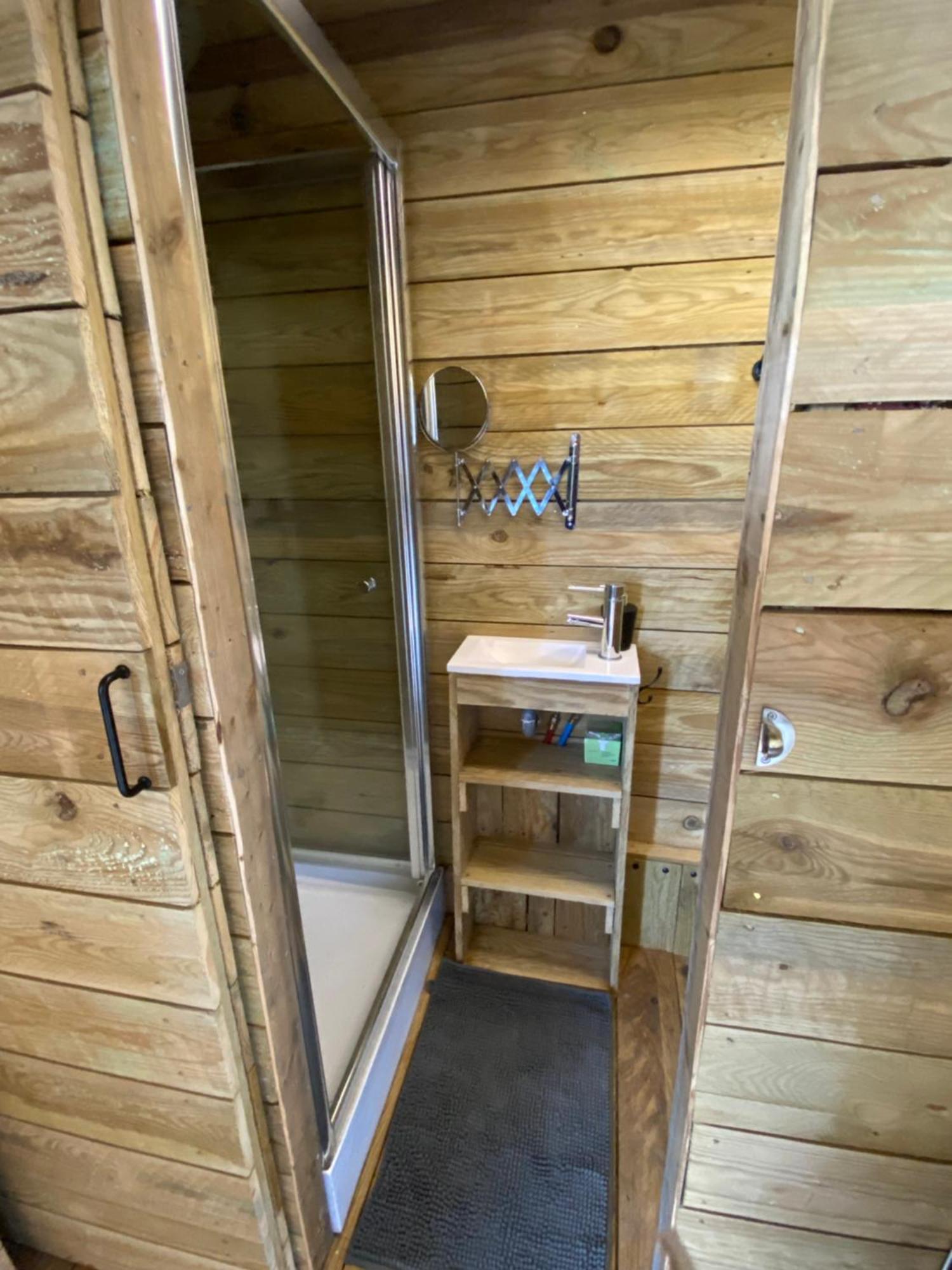 Tiny House Guest House Digny Bagian luar foto